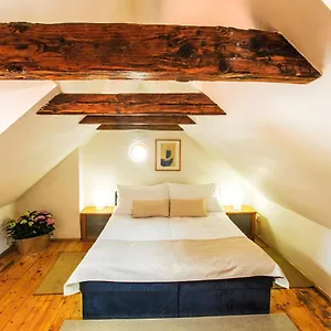 U Zlate Podkovy - At The Golden Horseshoe Appartement